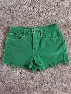 Good American Women's Frayed Hem Denim Shorts in Summer Green